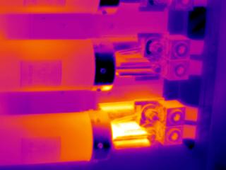 Infrared view showing heating at a C-phase fuse clip